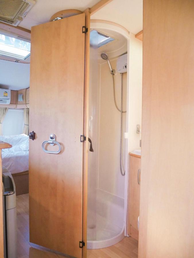 Nice Nite Campervans Аюттхая Экстерьер фото